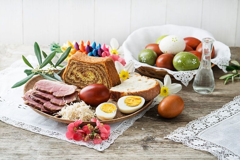 Masa de Paște, savuroasă și sănătoasă doar cu măsură
