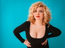 Vestimentatia pentru persoanele cu sanii foarte mari