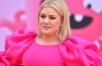 Faimosii XXL: Kelly Clarkson: „Accepta-te si iubeste-te asa cum esti!”