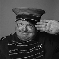 Faimosii XXL: Benny Hill, actorul care a pictat zambete pe fetele tuturor