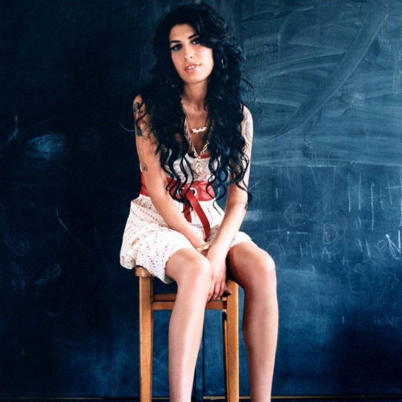 Amy Winehouse – un destin carusel intre muzica, droguri si anorexie
