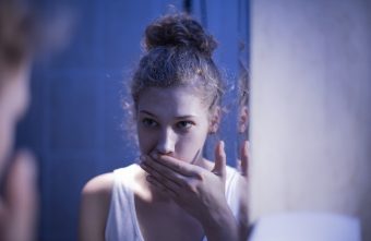 Ajutati-i sa se opreasca! Bulimia poate avea consecinte grave