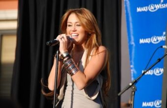 Miley Cyrus, pustoaica de milioane de la Hollywood