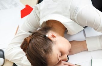 15 modalitati de a scapa de stres la birou