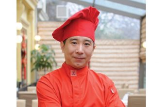 Experimenteaza retete chinezesti autentice cu chef Yong Zhang