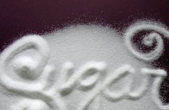 Avertisment OMS: Limiteaza consumul de zahar la sase lingurite pe zi!