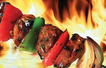 Mananci carne la gratar? Afla cum sa o prepari sanatos!