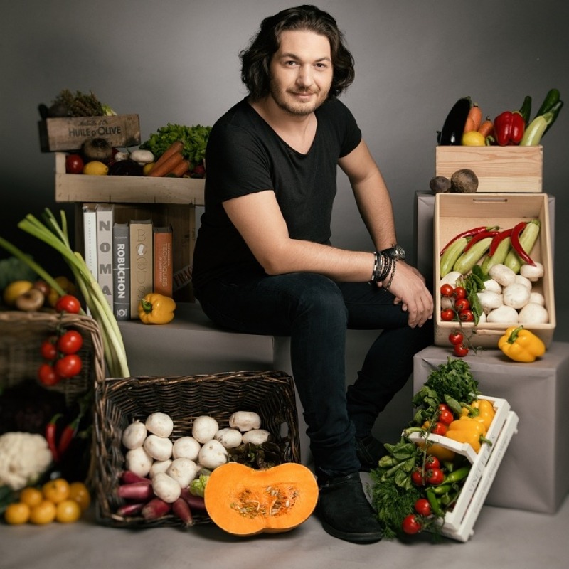 Chef Florin Dumitrescu: „Secretul este sa gatesti cu inima, traind tot procesul atent si prezent”