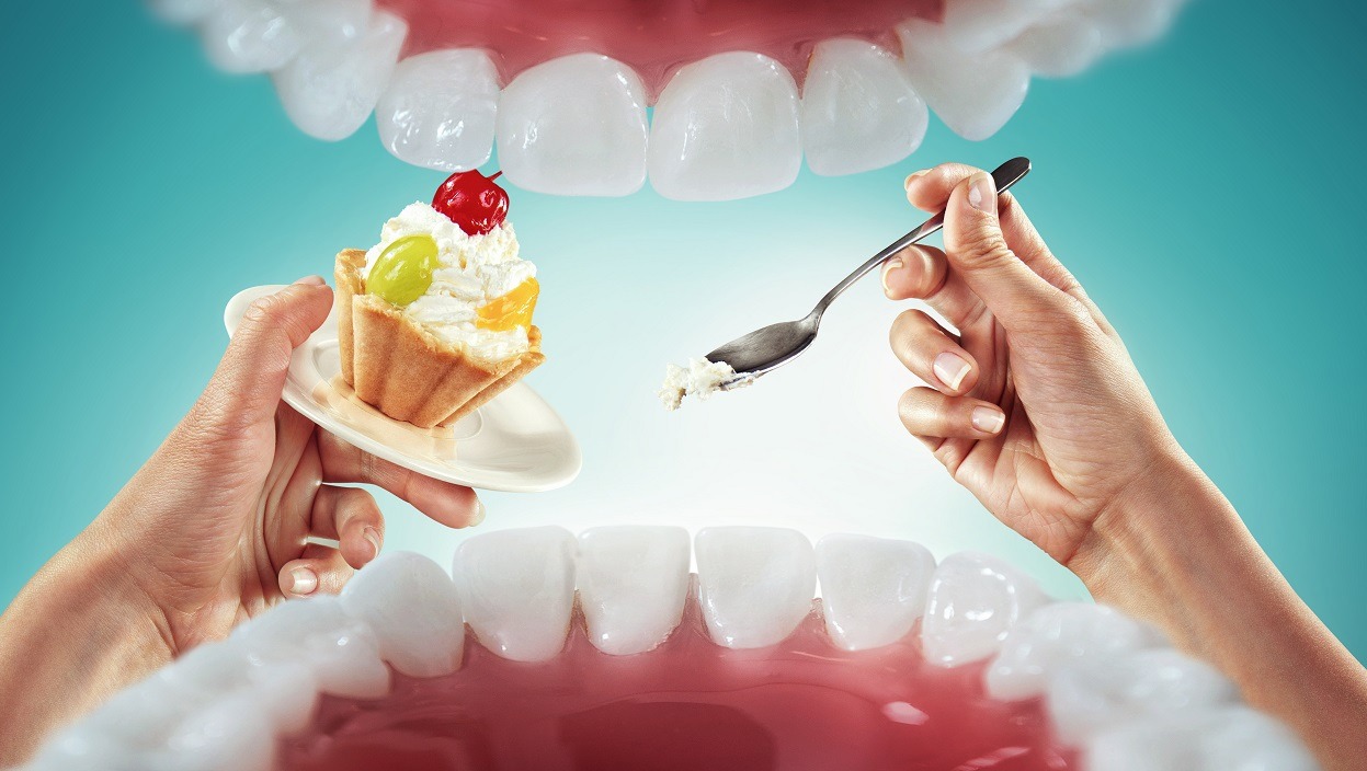 Medic stomatolog: „Dulciurile produc mai putine daune dintilor daca sunt consumate in timpul meselor, si nu ca gustari”