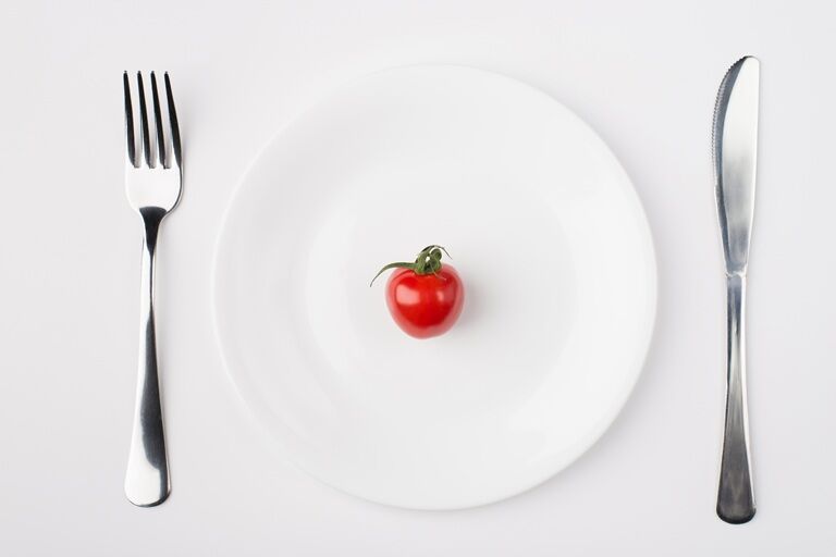 Totul despre deficitul caloric: reguli de bază pentru slăbire