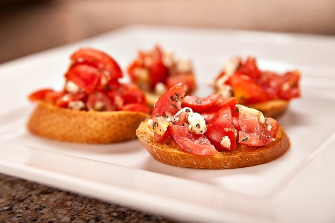 Bruschete cu branza feta