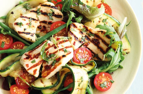 Salata cu halloumi