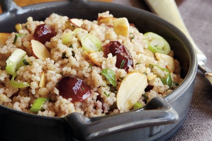 Couscous cu fructe si migdale