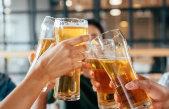 Ce bauturi alcoolice fac bine organismului si cum trebuie consumate?
