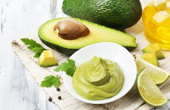 Crema de avocado cu parmezan
