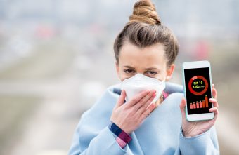 Studiu Harvard: În zonele cu aer poluat au loc mai multe decese din cauza coronavirusului