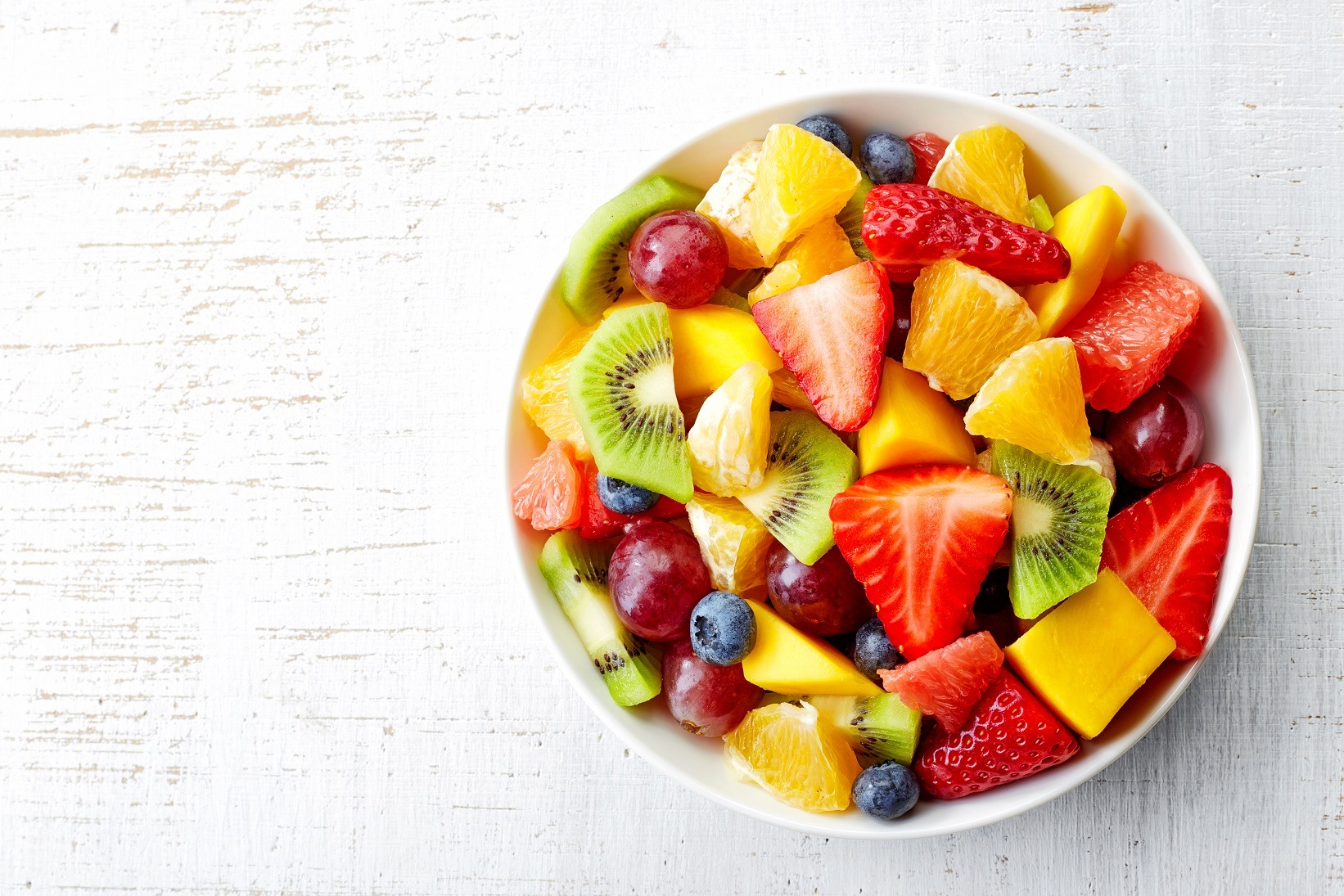 Fructele și silueta: cât înseamnă o porție de 100 de calorii?!