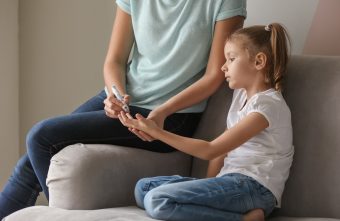 “Pancreasul artificial” controlează în mod eficient diabetul de tip 1 la copiii cu vârsta de peste 6 ani