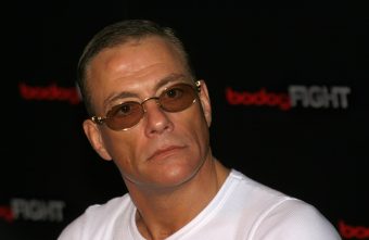 Van Damme dansează pe o melodie românească