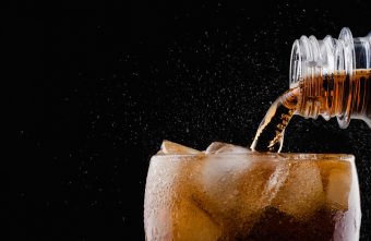 Băuturile cu îndulcitori artificiali, la fel de periculoase pentru sănătatea inimii ca sucurile cu zahăr