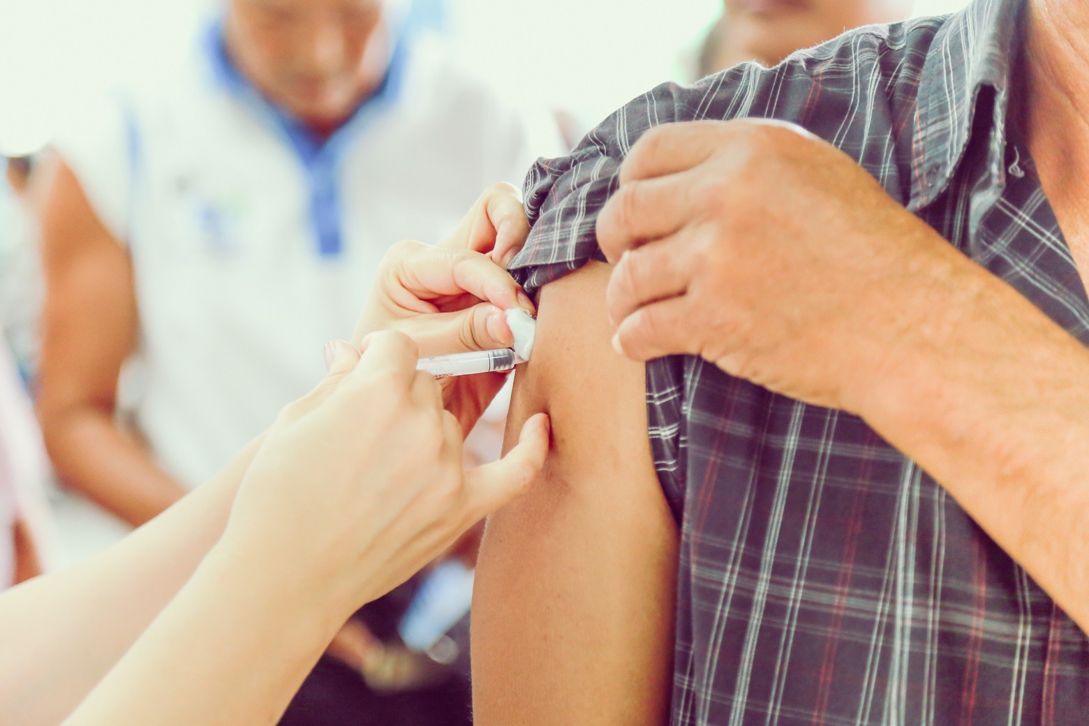 Medici: „Anul acesta vaccinarea antigripală e mai importantă ca oricând. Va salva multe vieți”