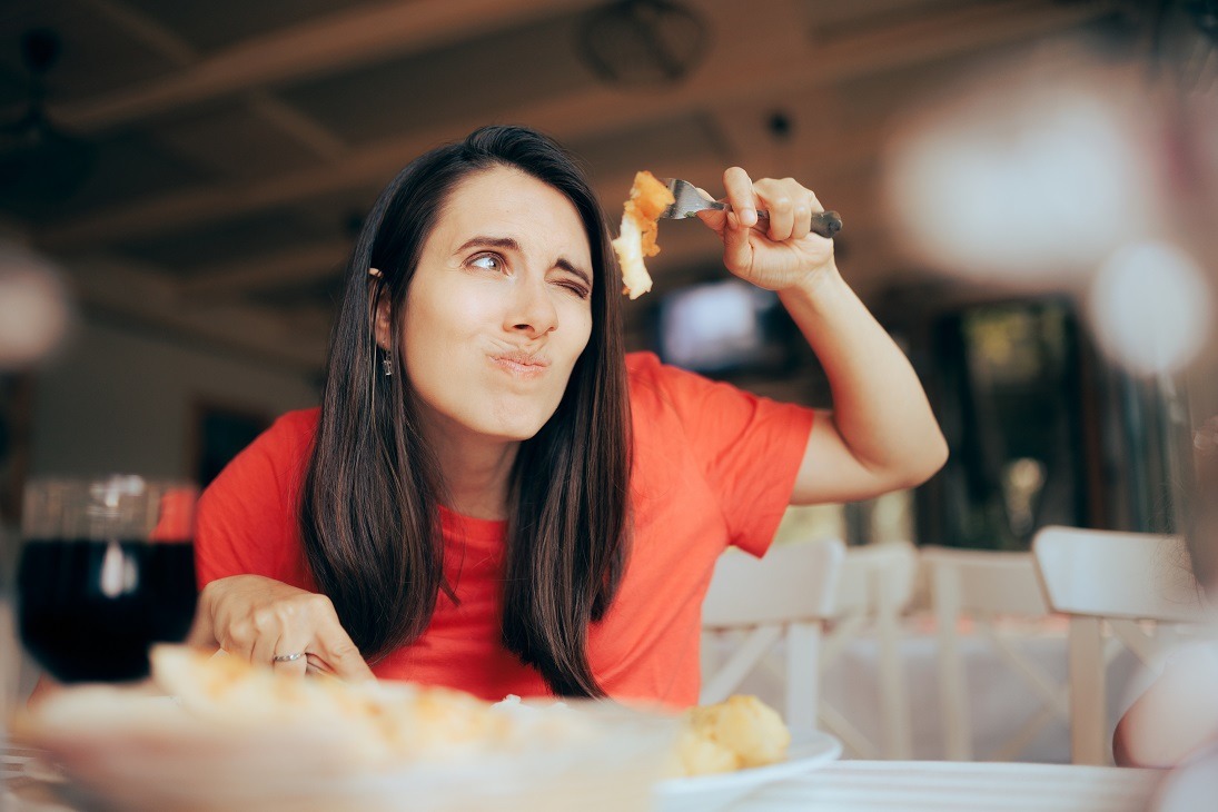 Cele mai importante 10 semne ale unei relații problematice cu mâncarea
