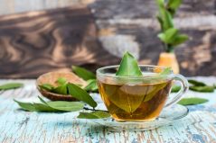 Descoperă puterea ceaiului de dafin: beneficii remarcabile pentru sănătate
