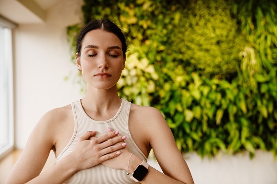 Cum poți controla anxietatea: 9 exerciții de respirație eficiente
