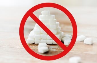 Slăbitul prin excluderea zahărului – impactul acestei decizii asupra sănătății și siluetei