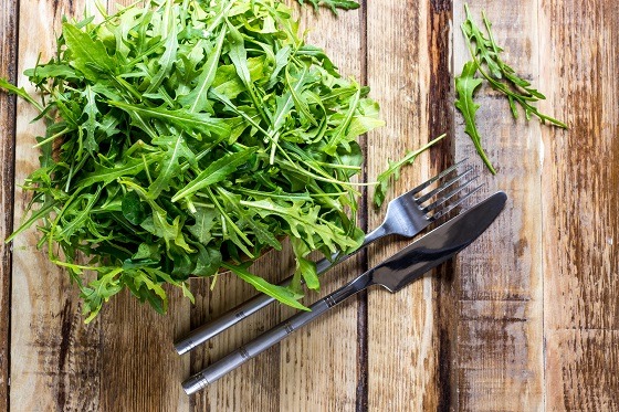 Beneficiile consumului de rucola, o plantă plină de vitamine și minerale esențiale