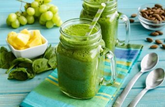 3 rețete de smoothie pentru un boost de imunitate