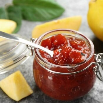 3 idei de rețete cu gutui dacă ești la dietă. O să îți surprinzi și musafirii