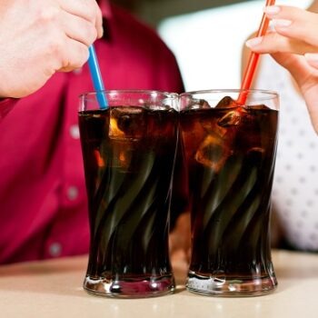Consumul frecvent de sucuri dietetice ne poate îmbolnăvi ficatul