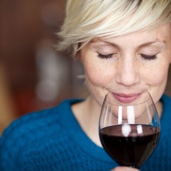 4 motive pentru care vinul roșu nu mai este considerat sănătos