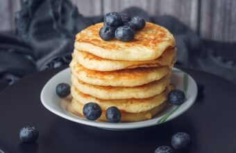 Cum sa prepari clătite cu ovăz în doar câteva minute? 5 rețete simple
