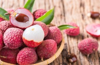 Litchi, un fruct exotic plin de gust și nutrienți