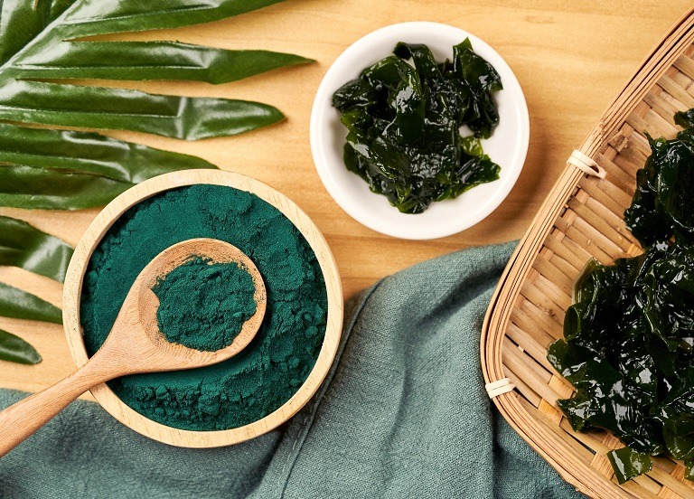 Spirulina și beneficiile ei în curele de slăbit