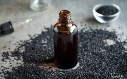 Ulei de negrilică: beneficii și utilizări
