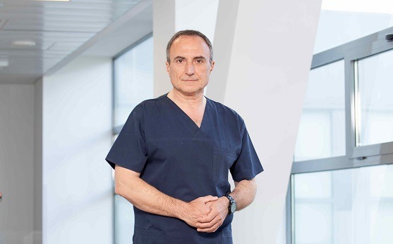 Conf. Dr. Valentin Calu – un nume de referință în chirurgia oncologică robotică din România