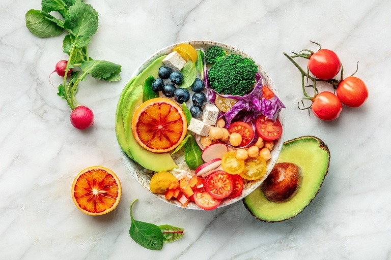 Salate de vară: idei creative și nutritive pentru toate gusturile