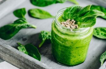 Idei de smoothie-uri verzi, pentru detoxifiere și slăbit
