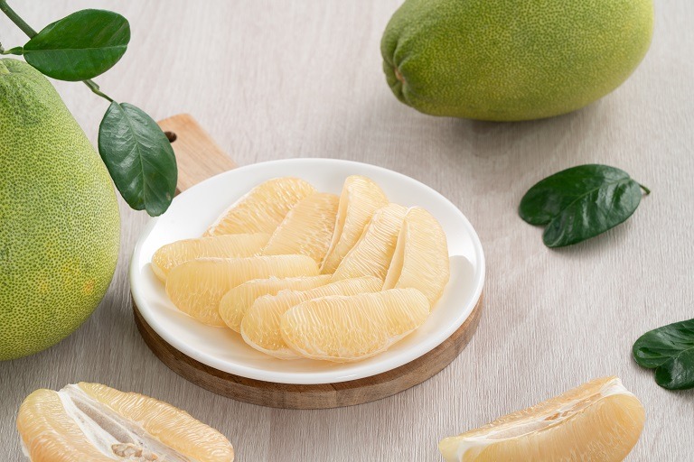Pomelo: beneficii pentru sănătate, hidratare și siluetă