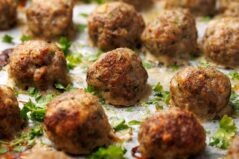 5 rețete de dietă cu carne tocată la cuptor – idei sănătoase și gustoase