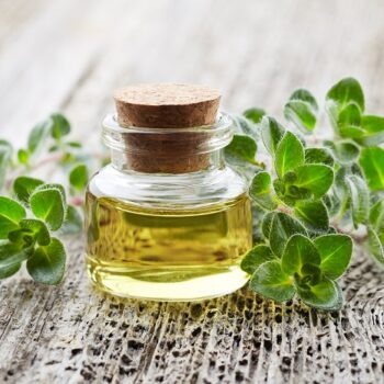 Cele mai importante 10 beneficii ale uleiului de oregano