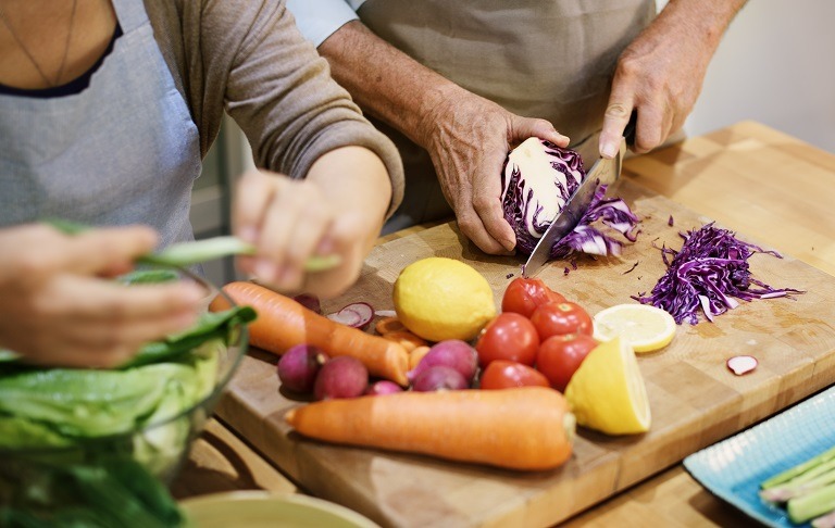 Reguli de alimentație la persoanele în vârstă. Sfaturi pentru o alimentație completă