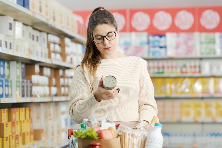Câte calorii trebuie să mănânci pe zi în funcție de vârstă, sex și stil de viață?
