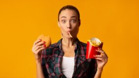 Ce înseamnă „calorii goale” și cum le elimini din alimentație