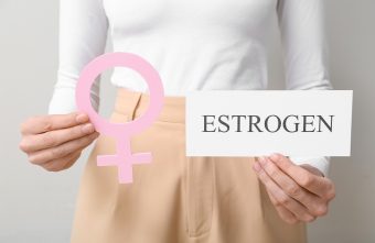 Deficit de estrogen: cum îți poate afecta pielea, părul și aspectul fizic