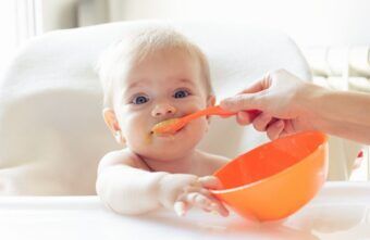 Untul, super-aliment pentru bebeluși? De ce experții recomandă grăsimile saturate în diversificare
