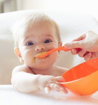 Untul, super-aliment pentru bebeluși? De ce experții recomandă grăsimile saturate în diversificare